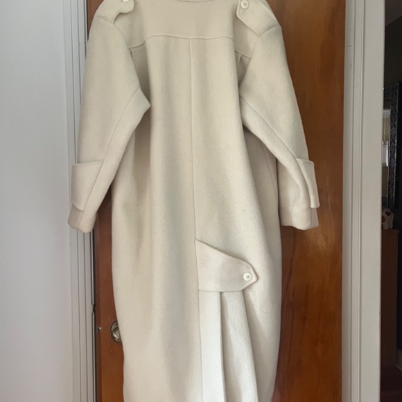 100% wool cream coat made in Canada - Picture 11 of 11